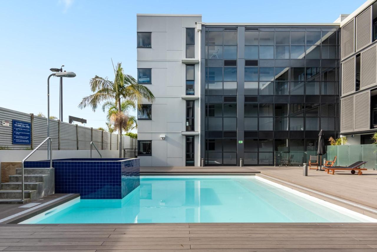 Central Mount Apartment, Quiet And Spacious With Pool Mount Maunganui Kültér fotó